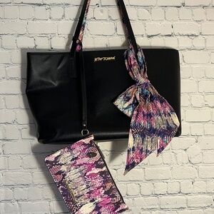 Betsey Johnson Black Purse with Tie and Extra Pouch 🚨 Last Chance